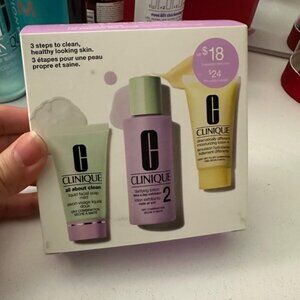 Clinique 3-Step Refresher Course Skincare Gift Set: Soap,  Lotion & Moisturizing